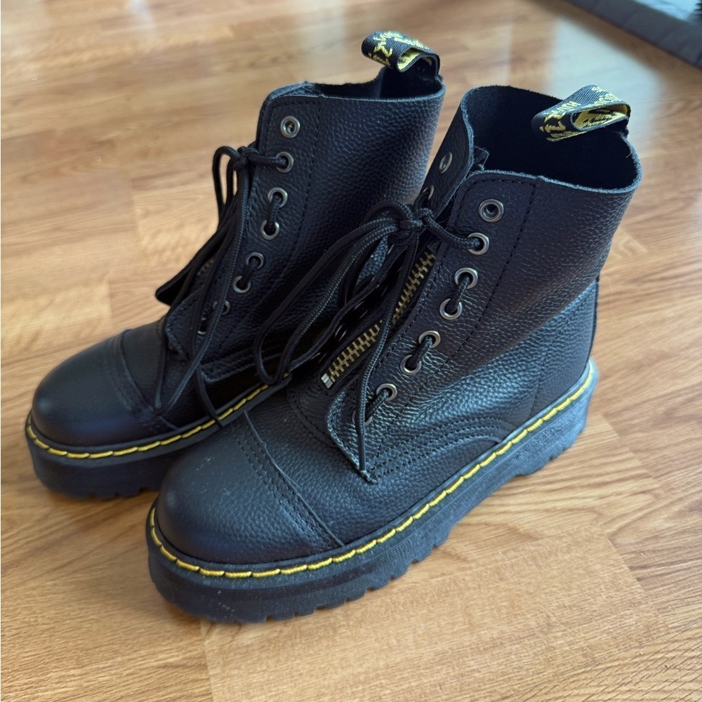 Dr. Martens Black Sinclair Platform Boots Women’s Size 9, EU 40